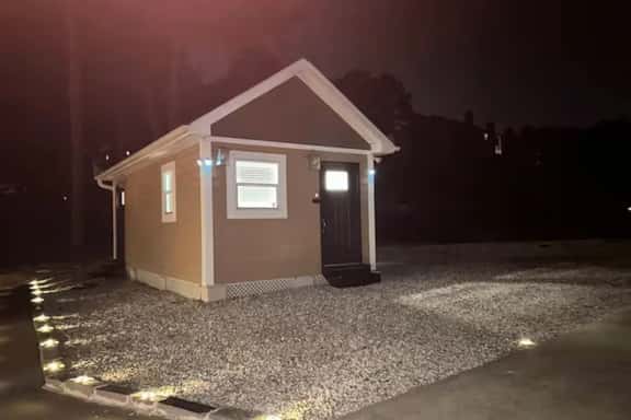 Tiny house with loft - Image 1