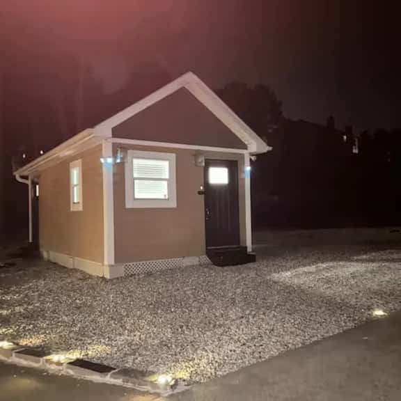 Tiny house with loft - Image 1