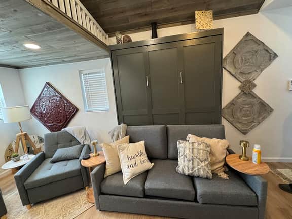Tiny house with loft - Image 5