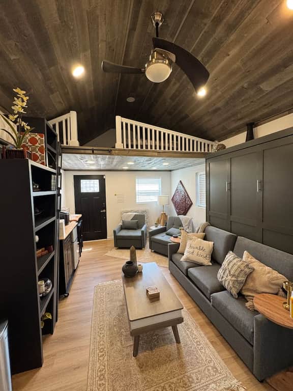 Tiny house with loft - Image 2